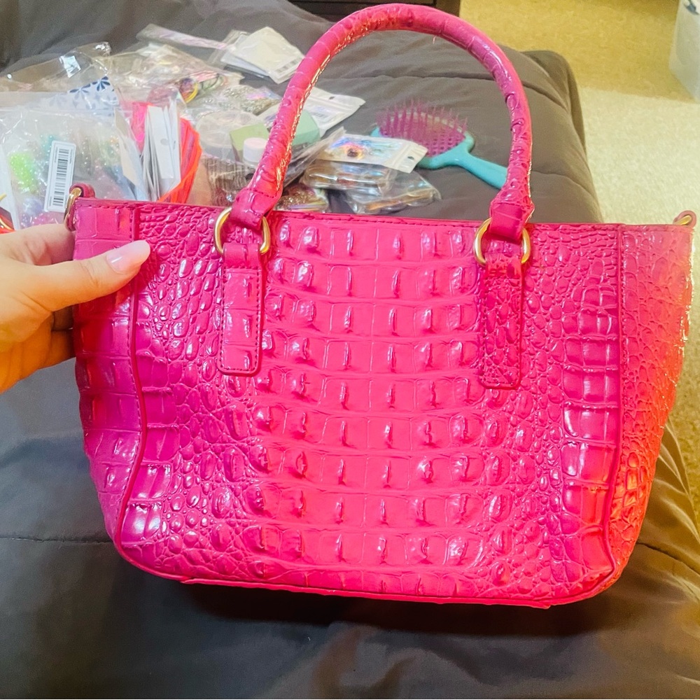 Vibrant Pink Crocodile-Embossed Women's Handbag - Picture 2 of 6